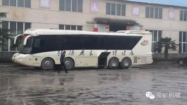 荥阳矿山机械制造厂员工参加体检4